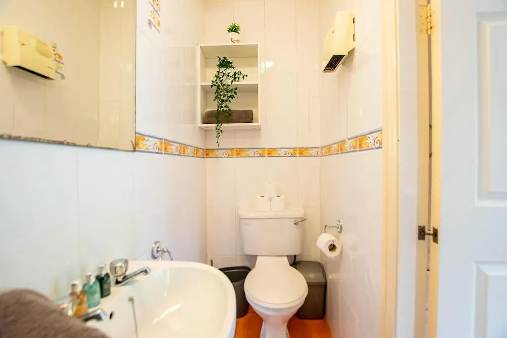 83 - Superb Townhouse By Shortstays Galway 0*,  Ireland