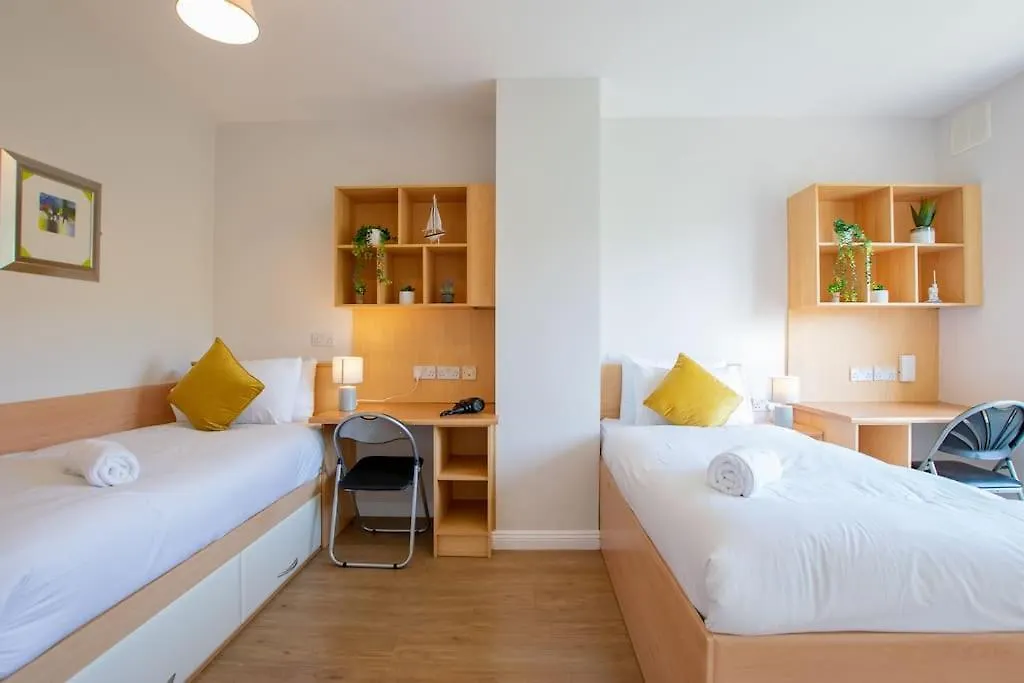83 - Superb Townhouse By Shortstays Galway Holiday home