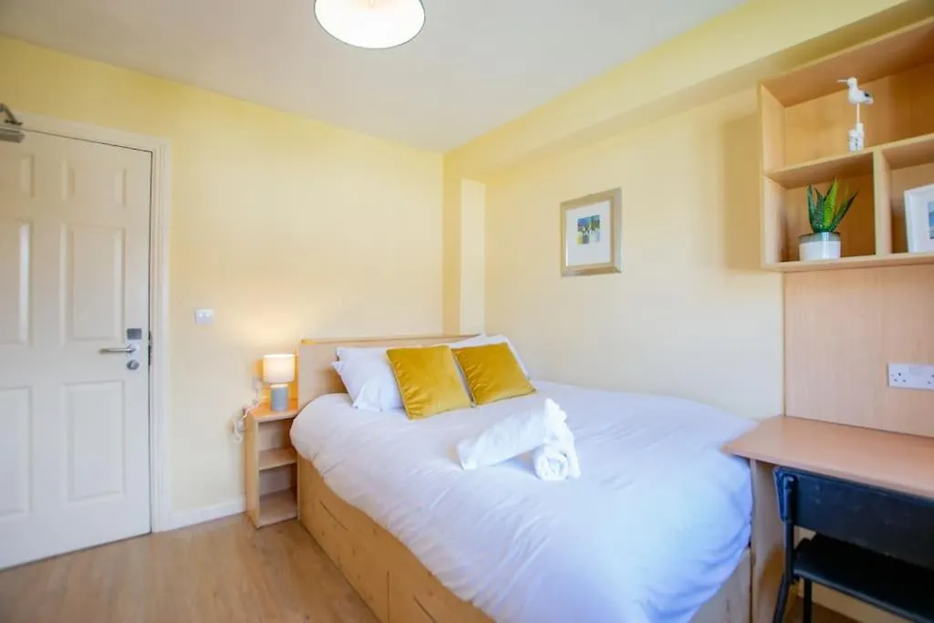 83 - Superb Townhouse By Shortstays Galway Ireland