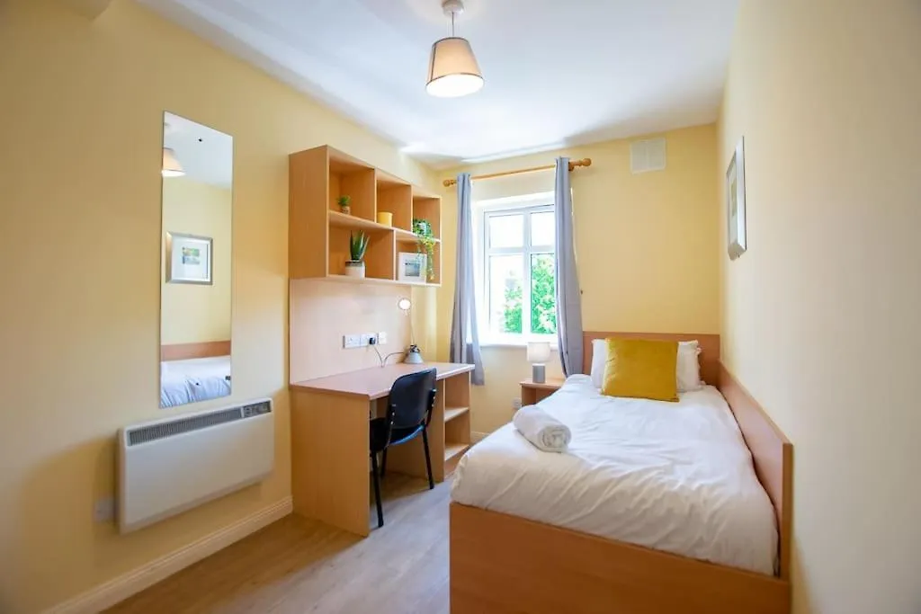 83 - Superb Townhouse By Shortstays Galway 0*,  Ireland