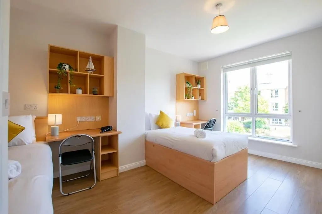 83 - Superb Townhouse By Shortstays Galway Ireland