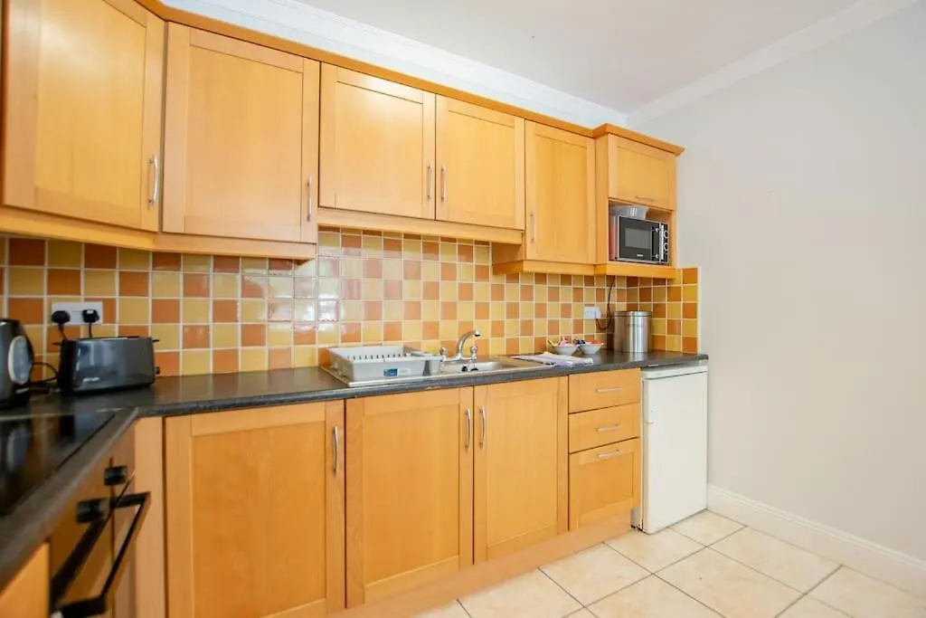 83 - Superb Townhouse By Shortstays Galway 0*,  Ireland