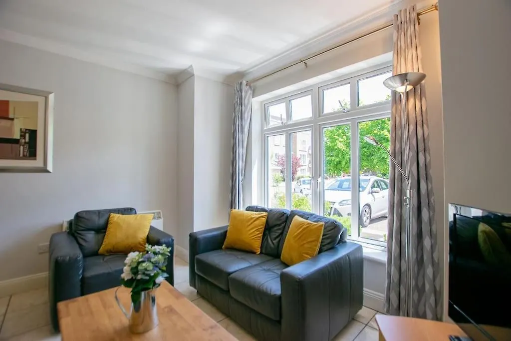 83 - Superb Townhouse By Shortstays Galway 0*,